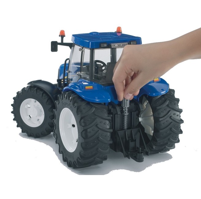Bruder 03020 Traktor New Holland TG285