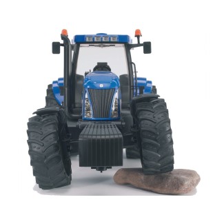 Bruder 03020 Traktor New Holland TG285