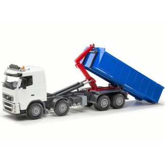Emek 20752 Volvo FH hakowiec biały z kontenerem niskim niebieskim