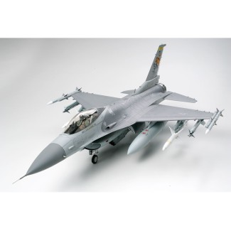 Tamiya 60315 1/32 Lockheed Martin F-16CJ Blk 50 (Fighting Falcon) - foto 2 Tamiya 60315 1/32 Lockheed Martin F-16CJ Blk 50 (Fighting Falcon) - foto 2