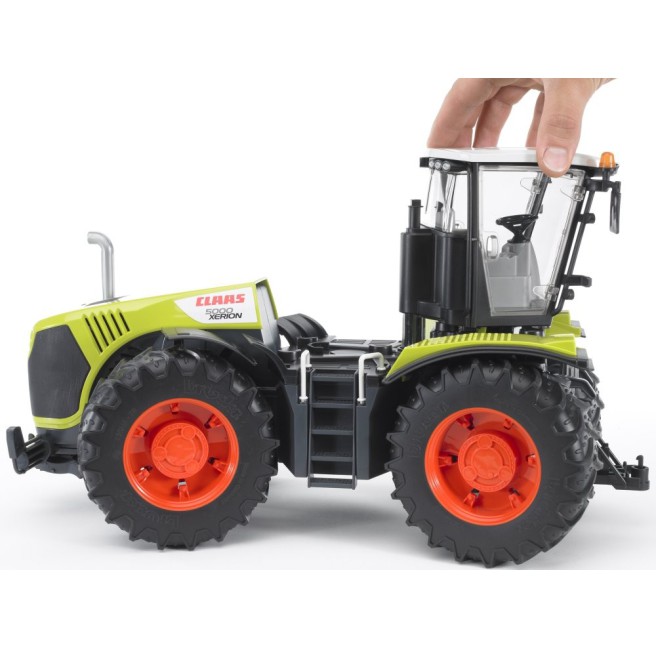 Bruder 03015 Traktor Claas Xerion 5000