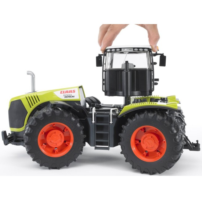Bruder 03015 Traktor Claas Xerion 5000