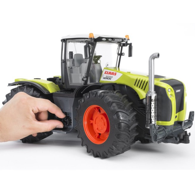 Bruder 03015 Traktor Claas Xerion 5000
