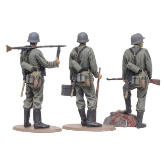 WWII Wehrmacht Infantry Figures Kit 1/48 by Tamiya