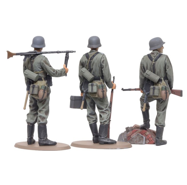 WWII Wehrmacht Infantry Figures Kit 1/48 by Tamiya