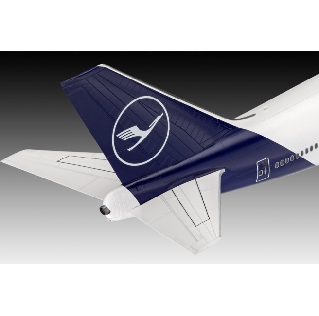 Boeing 747-8 Lufthansa 1/144 Model Kit | Revell 03891