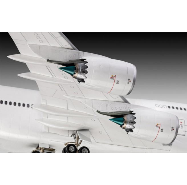Boeing 747-8 Lufthansa 1/144 Model Kit | Revell 03891