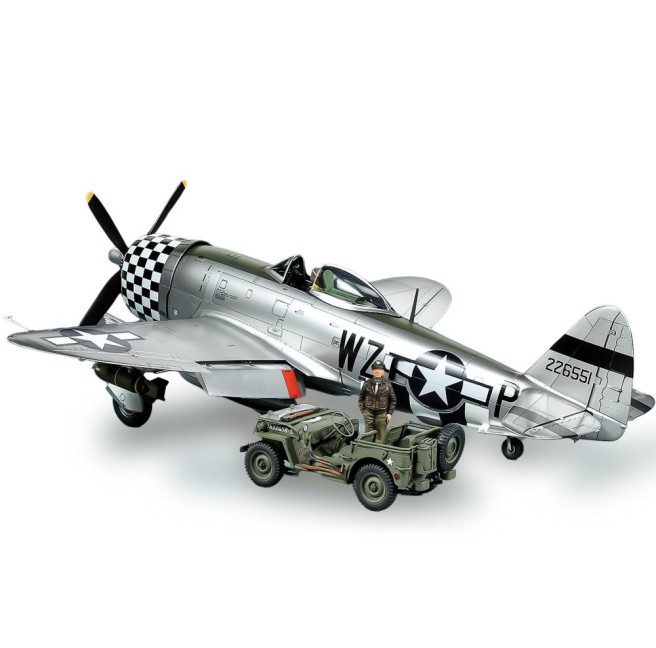 Tamiya 25214 | P-47D Thunderbolt "Bubbletop" & 4x4 LV Modellbausatz 1/48