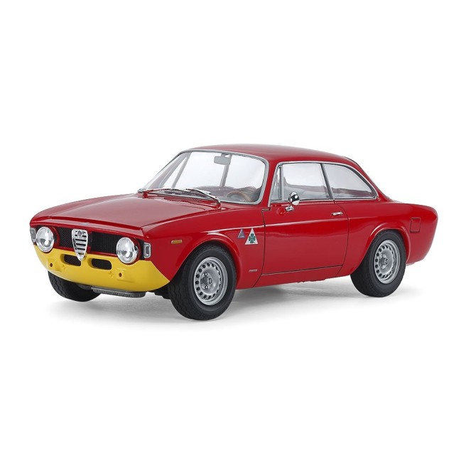 Alfa Romeo Giulia Sprint GTA car model in 1:24 scale