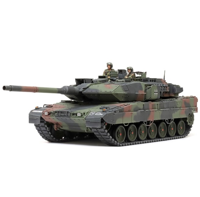 Model 1:35 of the German tank Leopard 2 A7V by Tamiya