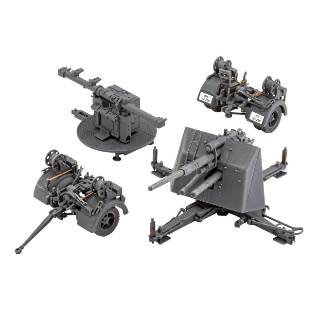 Revell 03325 model of German 8.8cm Flak 37 anti-aircraft gun with trailer