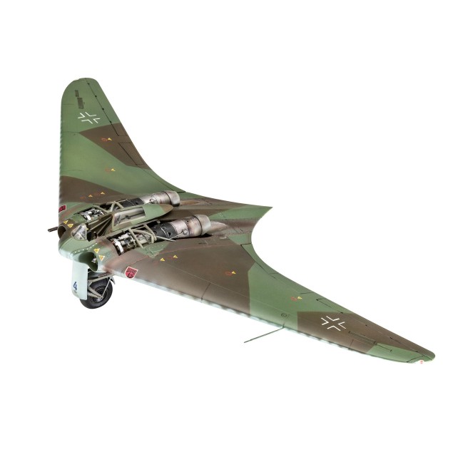 Modell des Flugzeugs Horten Go229 A-1 im Maßstab 1:48 von Revell