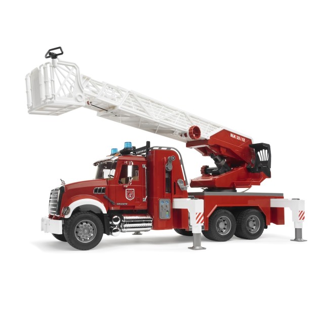 Bruder 02821 Mack Granite Feuerwehr mit Wasserpumpe