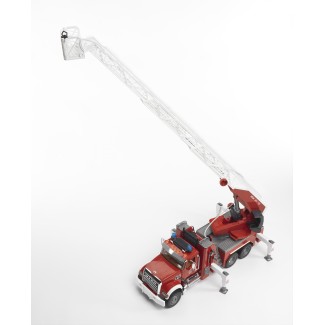 Bruder 02821 Mack Granite straż pożarna z pompą wodną