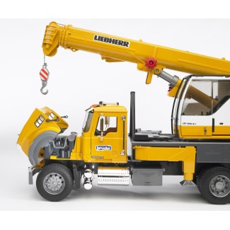 Bruder 02818 Mack Granite z dźwigiem Liebherr Bruder 02818 Mack Granite z dźwigiem Liebherr