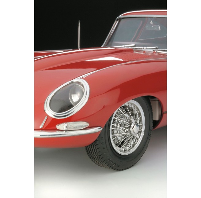 Revell Jaguar E-Type (07717) au meilleur prix sur Revell Jaguar E-Type (07717) au meilleur prix sur