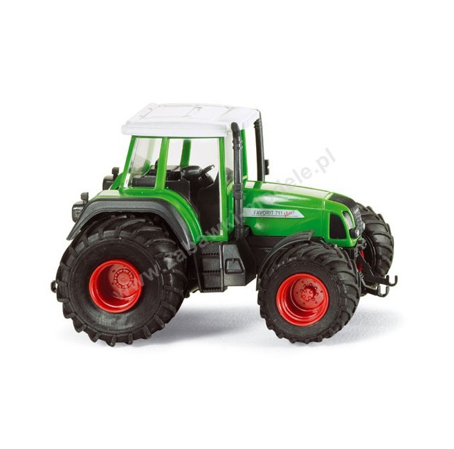 Traktor Fendt 711 Vario z szerokimi kołami